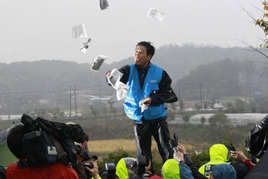 Nhóm nhà hoạt động Hàn Quốc lại thả truyền đơn chống Triều Tiên