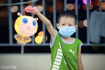 Trung thu đặc biệt cho trẻ em mắc Covid-19 tại Bệnh viện dã chiến ở TPHCM