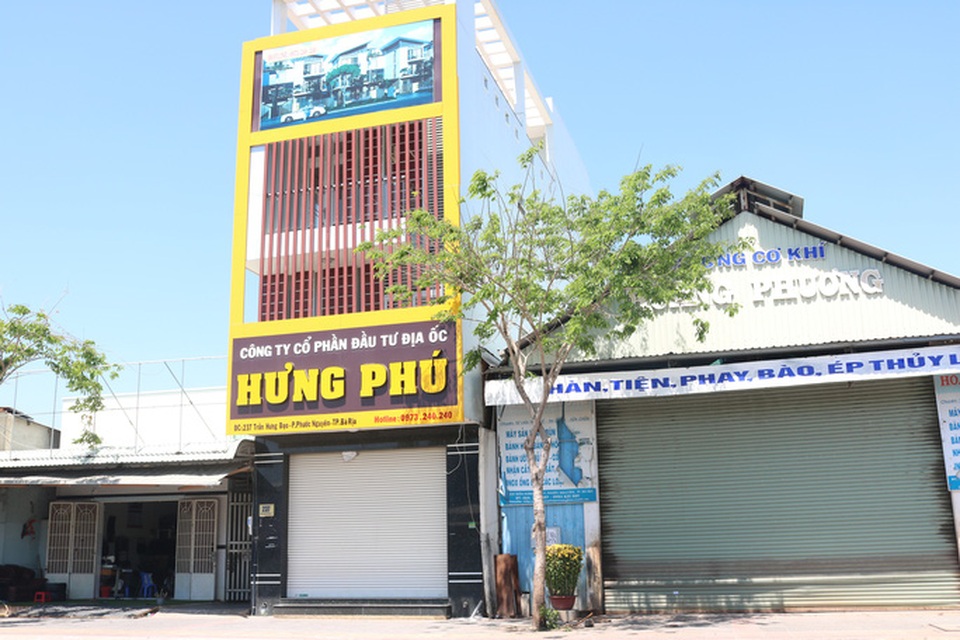 Bắt Giám đốc Công ty BĐS Hưng Phú - 1 Bắt Giám đốc Công ty BĐS Hưng Phú - 1