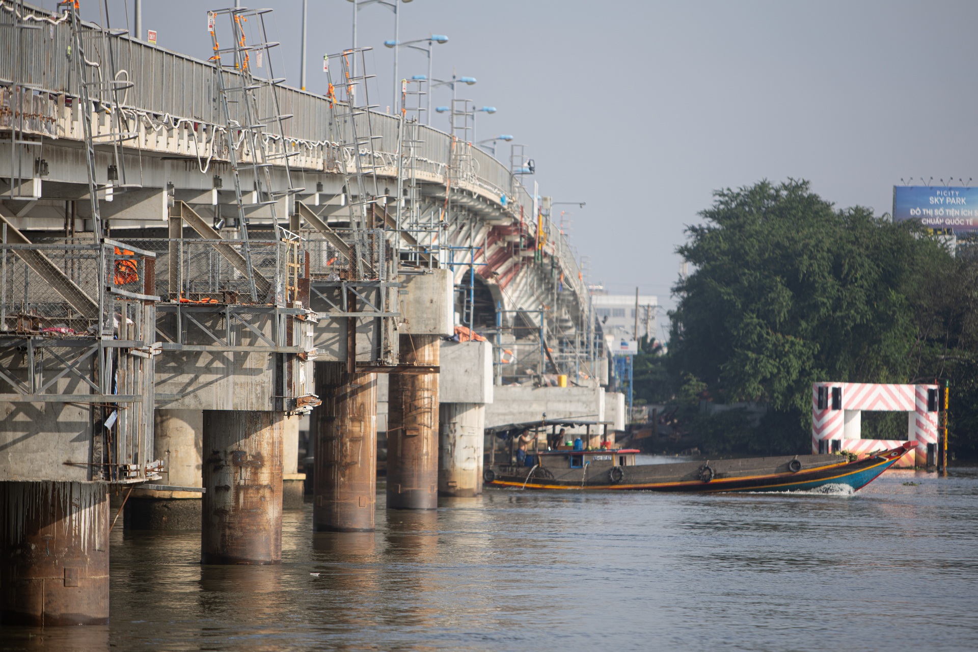 Cửa ngõ Đông Bắc TPHCM “dễ thở” sau khi cầu Bình Triệu 1 thông xe trở lại - 8 Cửa ngõ Đông Bắc TPHCM “dễ thở” sau khi cầu Bình Triệu 1 thông xe trở lại - 8