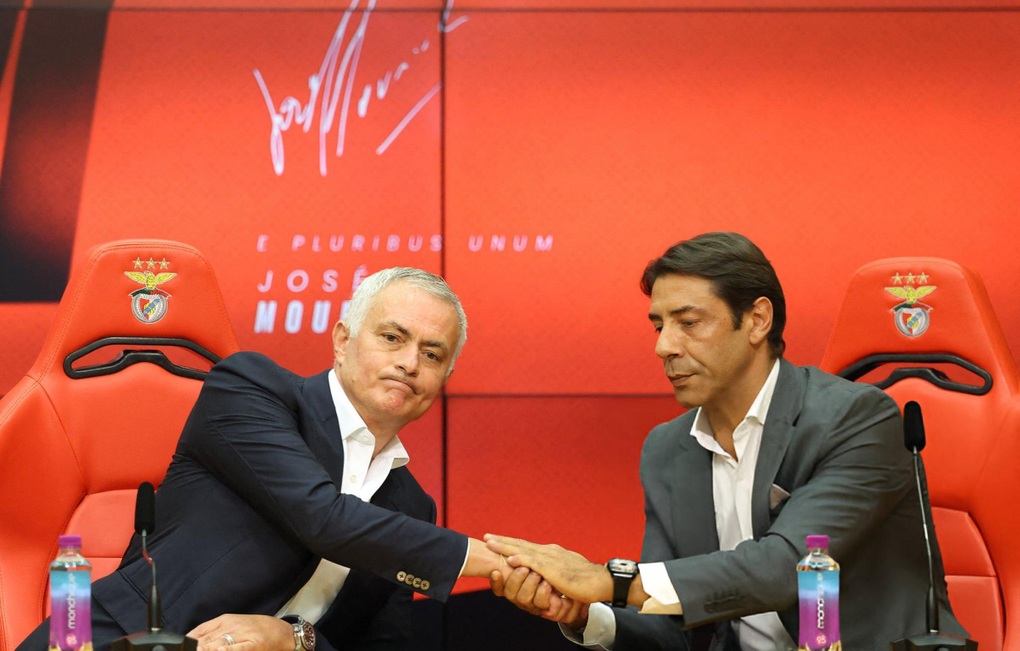 Mourinho chính thức dẫn dắt Benfica - 2 Mourinho chính thức dẫn dắt Benfica - 2