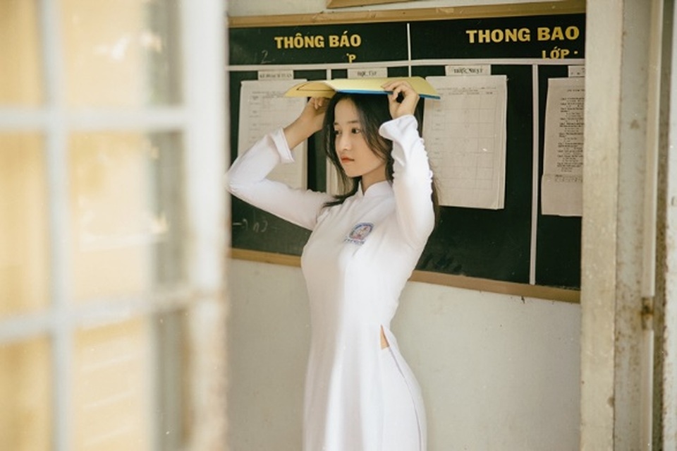 Nữ sinh 10X Đồng Tháp đẹp dịu dàng trong tà áo dài - 9 Nữ sinh 10X Đồng Tháp đẹp dịu dàng trong tà áo dài - 9