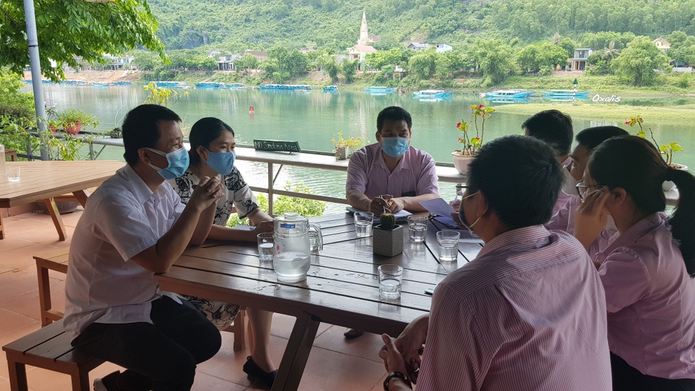 Lao động vỡ òa, doanh nghiệp bớt gánh nặng - 4 Lao động vỡ òa, doanh nghiệp bớt gánh nặng - 4