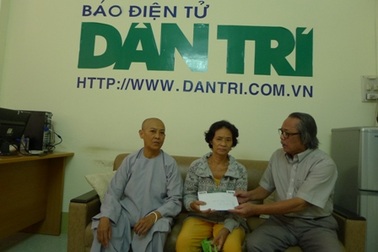 Gần 45 triệu đồng đến với “cô gái mắc bệnh lạ