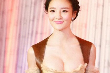 “Thiên thần gợi cảm” Lưu Vũ Hân khoe “vòng một” quyến rũ