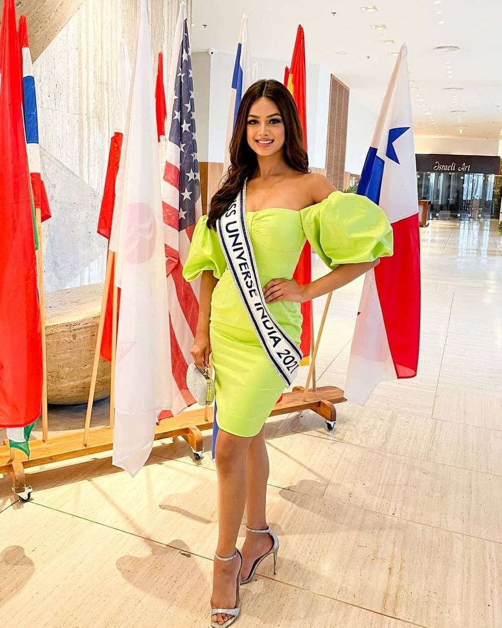 Hình ảnh nóng hổi của Kim Duyên và dàn thí sinh tại Hoa hậu Hoàn vũ 2021 - 8 Hình ảnh nóng hổi của Kim Duyên và dàn thí sinh tại Hoa hậu Hoàn vũ 2021 - 8