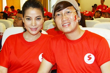 Trương Ngọc Ánh vận động hiến máu xuyên Việt