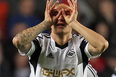 Các tuyệt phẩm của vòng 36 Premier League