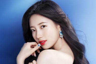 Mỹ nhân Hàn chạy bộ tại Hồ Tây: Nhan sắc hàng đầu, sở hữu tài sản triệu USD