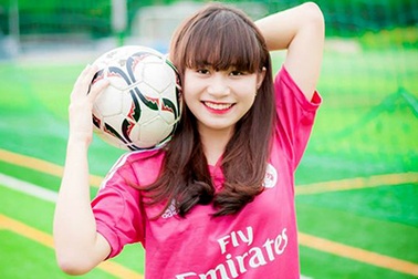 Nữ sinh Hải Dương đáng yêu trong trang phục quần đùi áo số