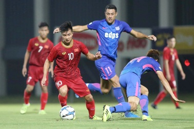 Cầu thủ Việt kiều Martin Lo bất ngờ giải nghệ ở tuổi 28