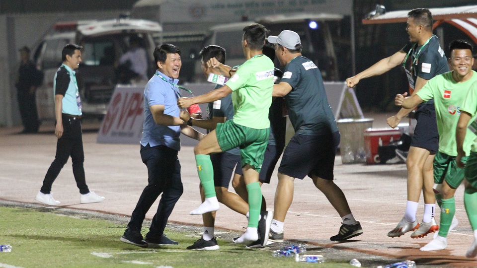 Đánh bại Kiatisuk, HLV Sài Gòn FC vẫn khen HA Gia Lai - 2 Đánh bại Kiatisuk, HLV Sài Gòn FC vẫn khen HA Gia Lai - 2