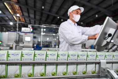 Bí quyết chọn sữa chất lượng, an toàn cho cả gia đình