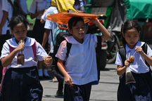 Nắng nóng kỷ lục trong hơn 100 năm, Philippines đóng cửa trường học