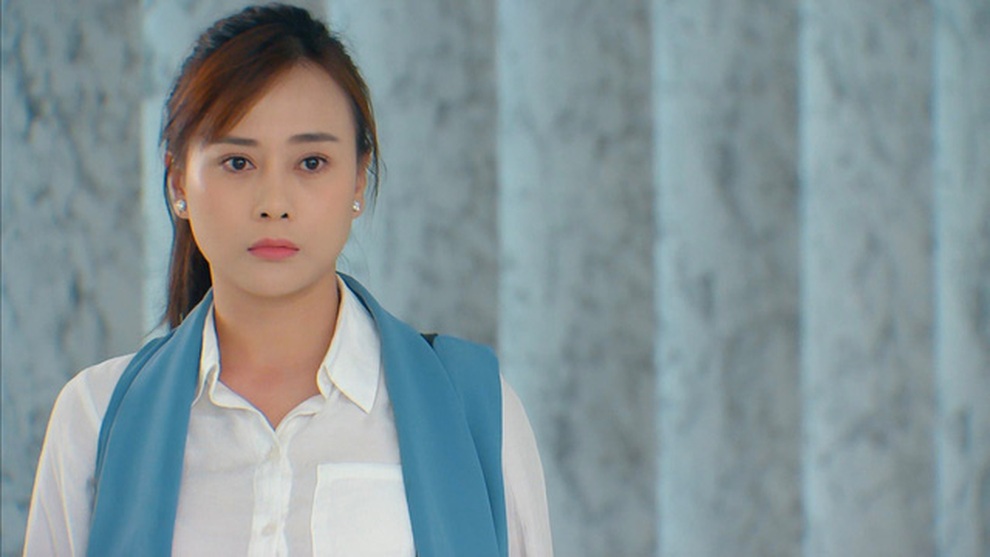 Phương Oanh lên tiếng khi bị ném đá thời trang trong Hương vị tình thân - 2 Phương Oanh lên tiếng khi bị ném đá thời trang trong Hương vị tình thân - 2