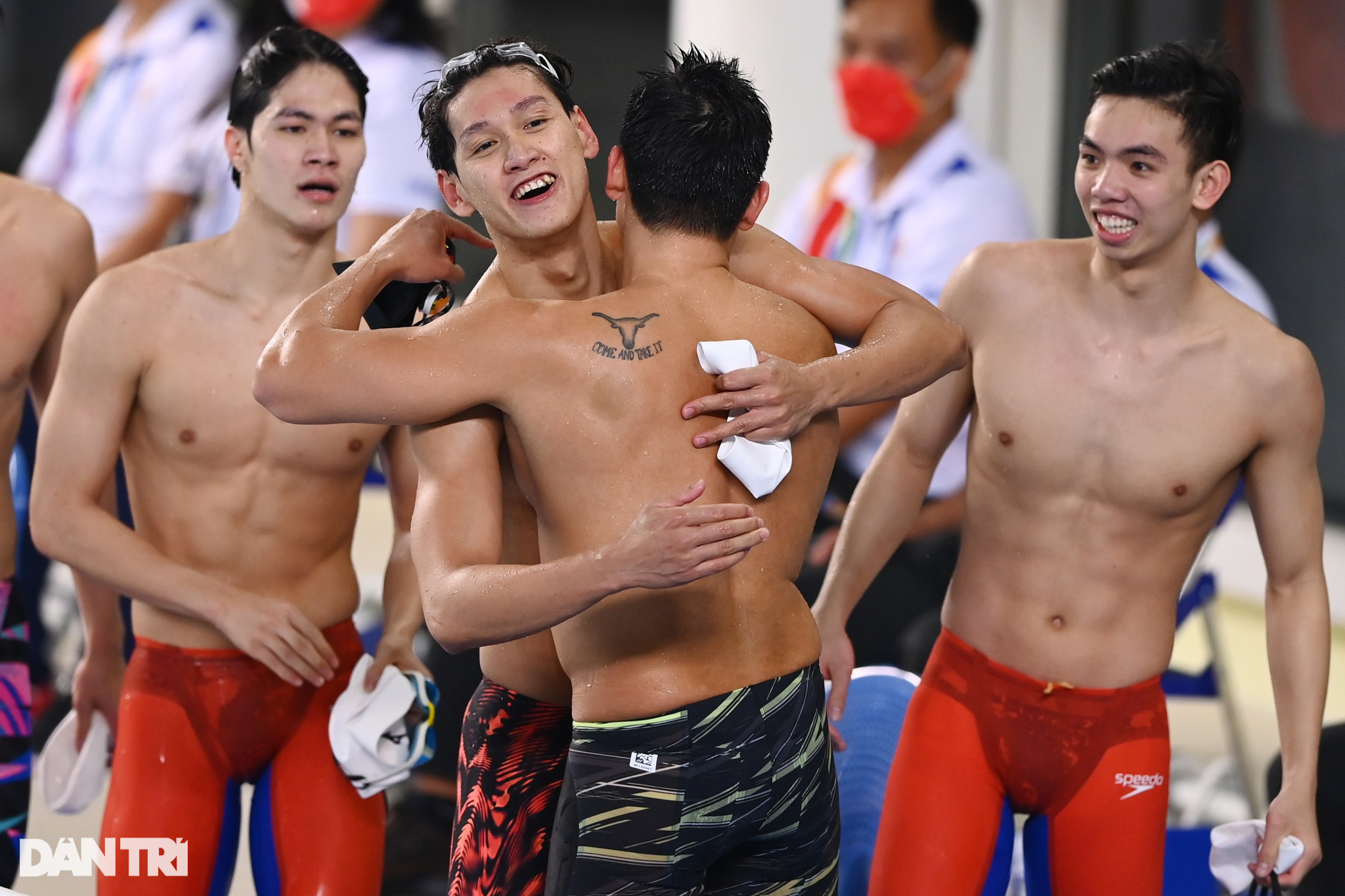 Khoảnh khắc đội bơi Việt Nam phá kỷ lục SEA Games thi 4x200m tiếp sức tự do - 16 Khoảnh khắc đội bơi Việt Nam phá kỷ lục SEA Games thi 4x200m tiếp sức tự do - 16