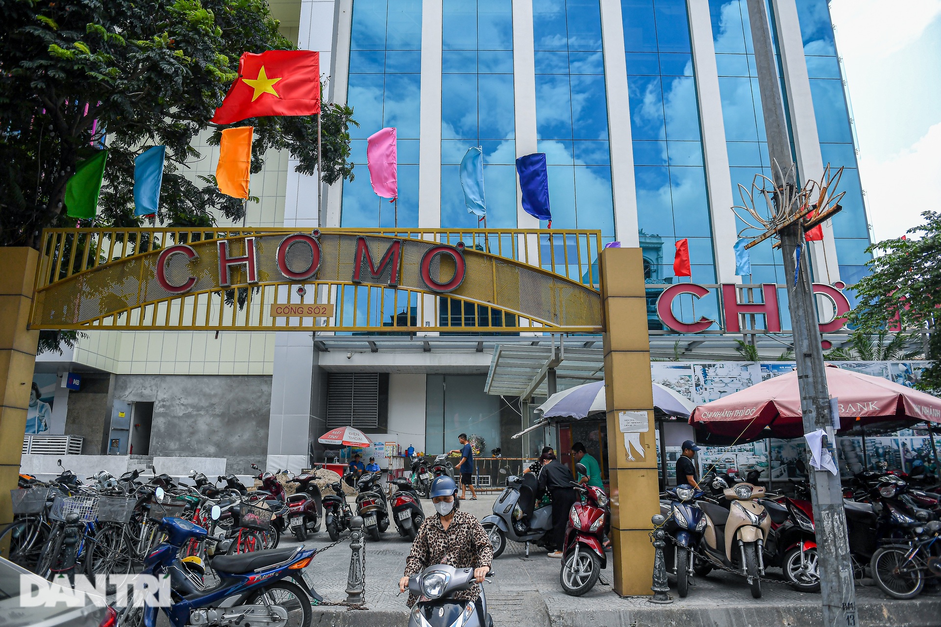 Bên trong khu chợ trăm tuổi của Hà Nội được đưa xuống lòng đất - 1 Bên trong khu chợ trăm tuổi của Hà Nội được đưa xuống lòng đất - 1