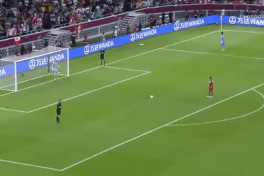 Thủ môn "nhảy nhót", khiến đối thủ rối mắt giúp Australia dự World Cup