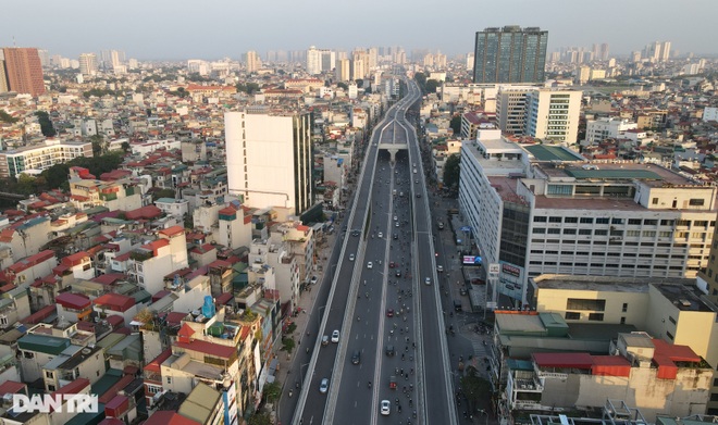 Cảnh giao thông đối lập ở đường Trường Chinh sau 3 năm - 3 Cảnh giao thông đối lập ở đường Trường Chinh sau 3 năm - 3