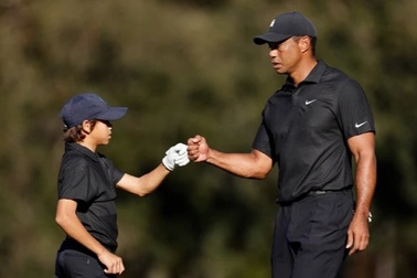 Tiger Woods nằm trong nhóm các golfer rớt hạng thê thảm nhất năm 2021