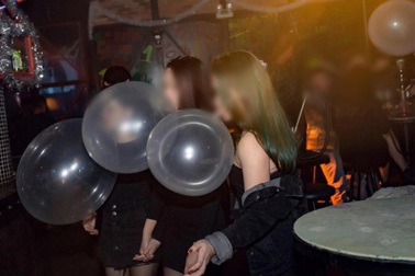 Khởi tố đường dây bán bóng cười tại bar Hồng Lâu Các ở Hưng Yên