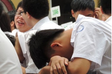 Trẻ bị tổn thương, tiêu cực khi cha mẹ so sánh với "con nhà người ta"