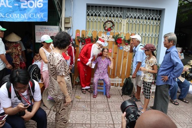 "Help-Portrait Việt Nam" thu hút hàng nghìn tay máy, tặng hàng chục nghìn ảnh chụp