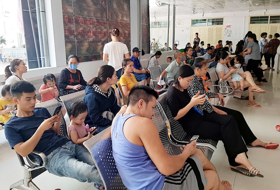 Nghệ An: Gia tăng trẻ nhập viện trong những ngày nắng nóng - 2 Nghệ An: Gia tăng trẻ nhập viện trong những ngày nắng nóng - 2