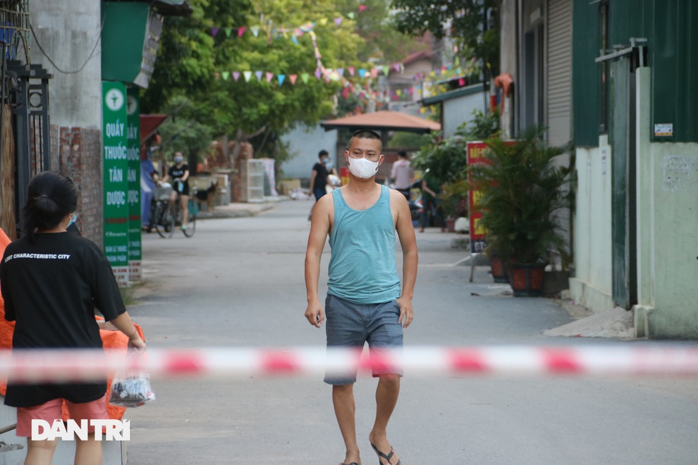 Hà Nội: Sau ghi nhận 6 ca F0, xã An Khánh lập 14 chốt phong tỏa - 2 Hà Nội: Sau ghi nhận 6 ca F0, xã An Khánh lập 14 chốt phong tỏa - 2
