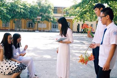 Lấy ý kiến phụ huynh về việc xây mới ngôi trường gần trăm tuổi