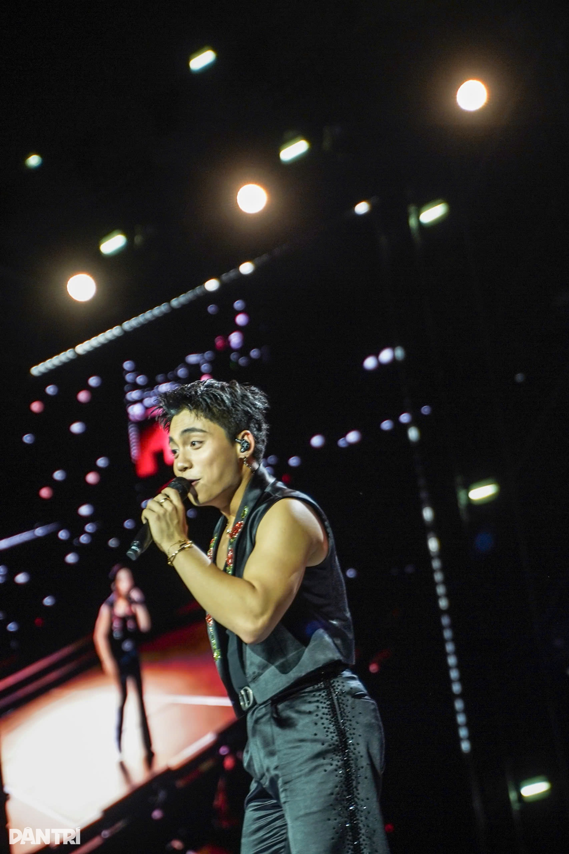 Quốc Thiên kể về tình cũ, được Hồ Ngọc Hà và Hòa Minzy ủng hộ trong concert - 9