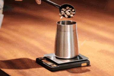 "Mục sở thị" quy trình tạo ra một ly latte chuẩn vị