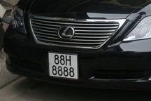 Thu hồi biển số 88H-8888, kỉ luật cán bộ liên quan