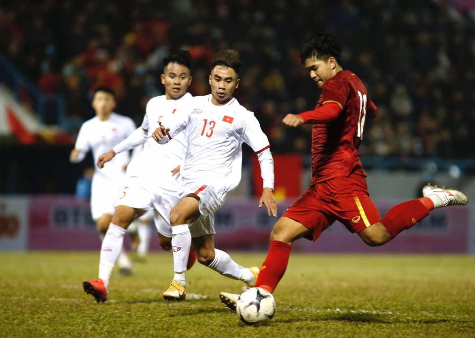Tuyển Việt Nam 3-2 U22 Việt Nam: Văn Quyết, Đức Chinh ghi bàn - 3 Tuyển Việt Nam 3-2 U22 Việt Nam: Văn Quyết, Đức Chinh ghi bàn - 3