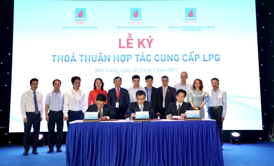Ký kết Thỏa thuận hợp tác cung cấp LPG và Hợp đồng khung cung cấp LNG giữa các đơn vị của PV GAS - 1 Ký kết Thỏa thuận hợp tác cung cấp LPG và Hợp đồng khung cung cấp LNG giữa các đơn vị của PV GAS - 1