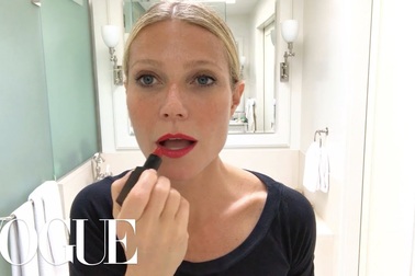 Gwyneth Paltrow hướng dẫn cách trang điểm