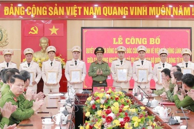 9 cán bộ Bộ Công an về nhận nhiệm vụ tại các xã biên giới Hà Tĩnh