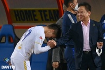 Quang Hải: Cái bắt tay của bầu Hiển và lời kêu gọi "quay xe" từ CĐV Hà Nội