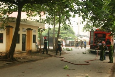 Rò rỉ khí Clo trong khu chung cư, 6 người nhập viện 