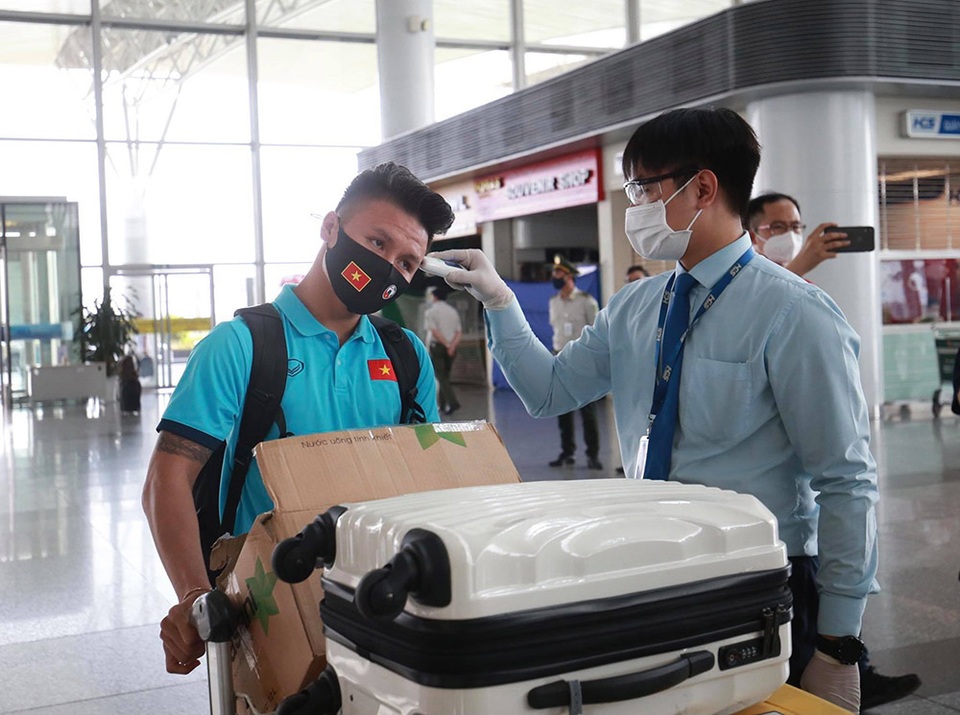 Đội tuyển Việt Nam lên đường sang UAE dự vòng loại World Cup - 8