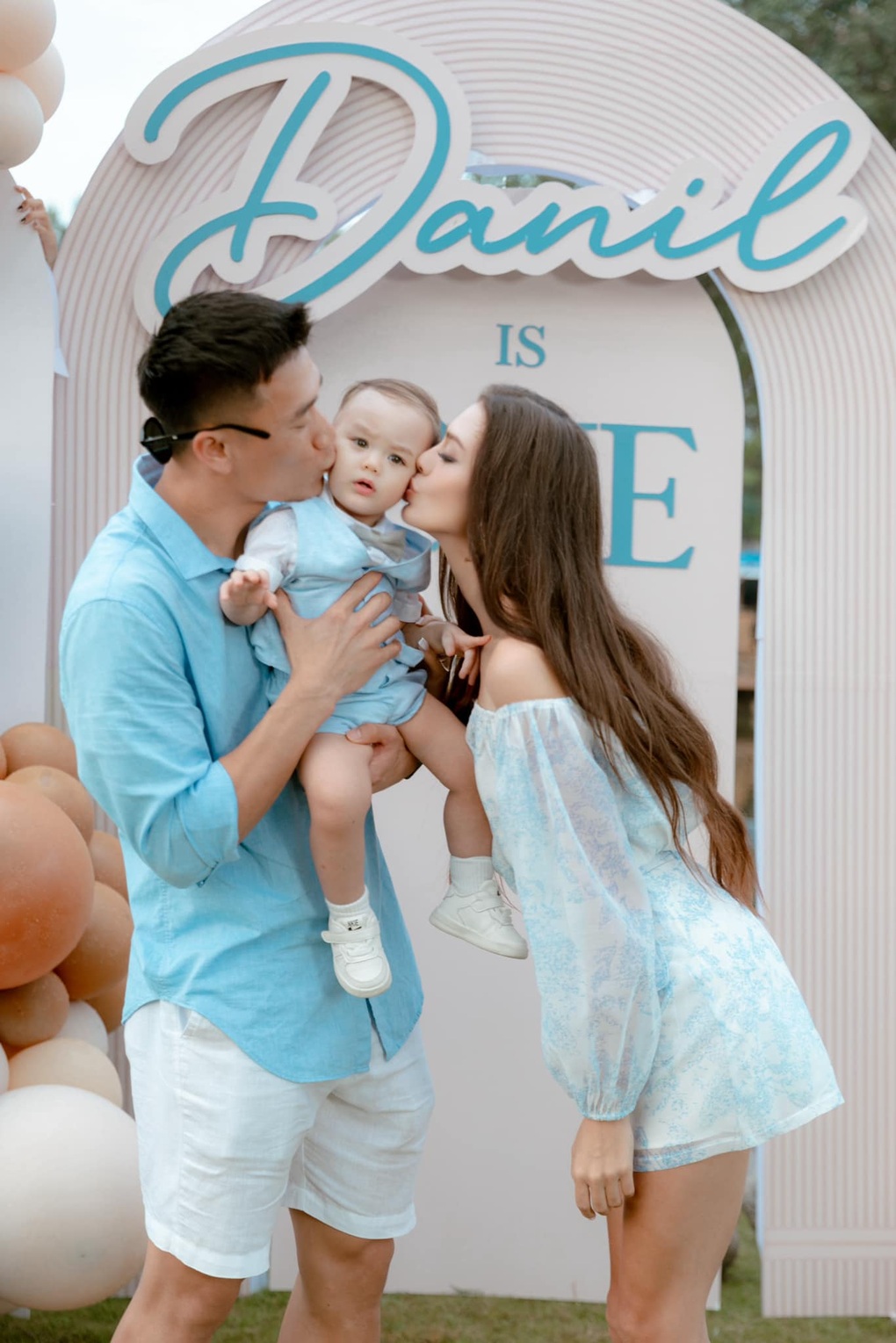 Người mẫu Dianka: Mẹ một con gợi cảm, hạnh phúc bên Bùi Tiến Dũng - 11 Người mẫu Dianka: Mẹ một con gợi cảm, hạnh phúc bên Bùi Tiến Dũng - 11