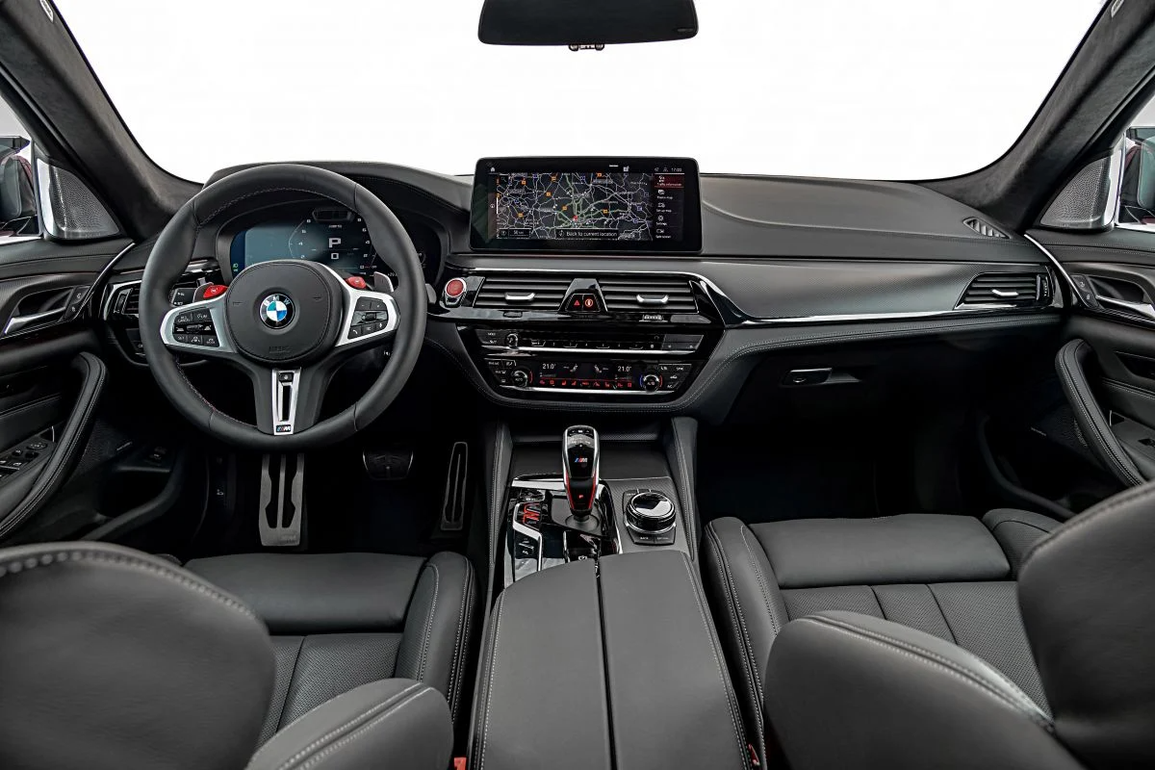 Đốt xe thể thao BMW M5 để tưởng nhớ bạn hay chỉ là chiêu trò câu view? - 6 Đốt xe thể thao BMW M5 để tưởng nhớ bạn hay chỉ là chiêu trò câu view? - 6