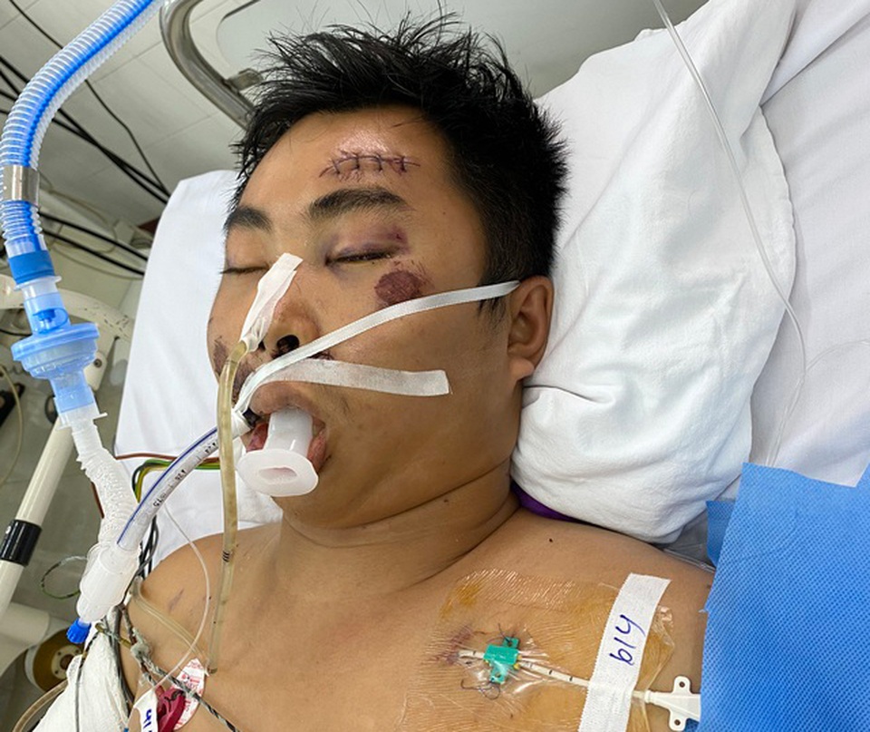 Báo Dân trí, bạn đọc chung tay cứu chàng trai chống giặc Covid-19 gặp nạn - 2 Báo Dân trí, bạn đọc chung tay cứu chàng trai chống giặc Covid-19 gặp nạn - 2
