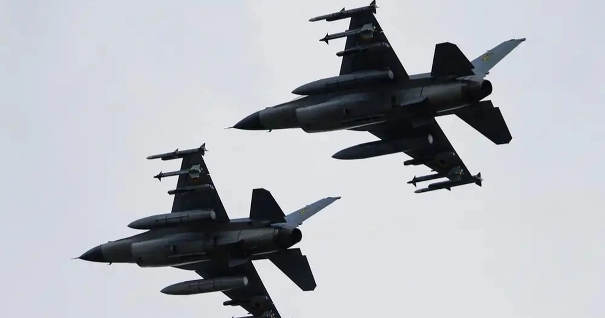 Tiêm kích F-16 của Ukraine rơi khi đối phó đòn không kích ồ ạt từ Nga