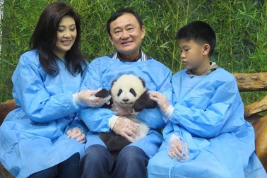 Bà Yingluck bị nghi bỏ trốn nhờ sự giúp đỡ của anh trai Thaksin