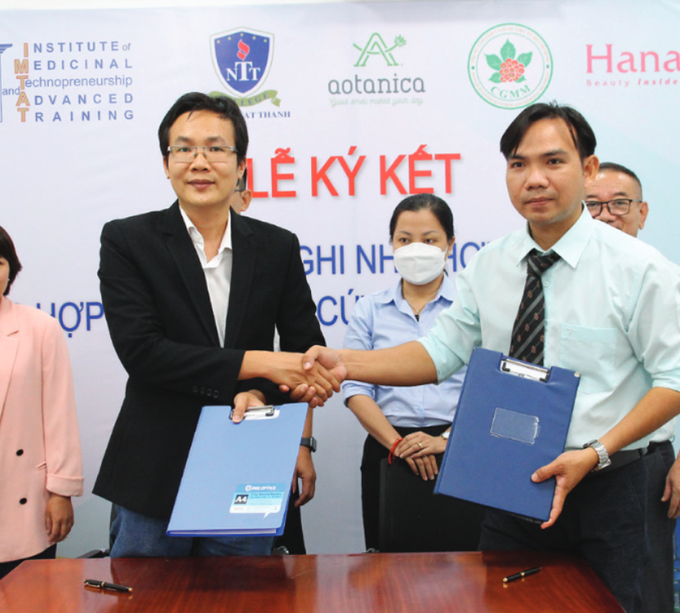 Tiến sĩ dược mỹ phẩm về nước, tiền kiếm được... sàn sàn bạn học ở lại Mỹ - 1 Tiến sĩ dược mỹ phẩm về nước, tiền kiếm được... sàn sàn bạn học ở lại Mỹ - 1