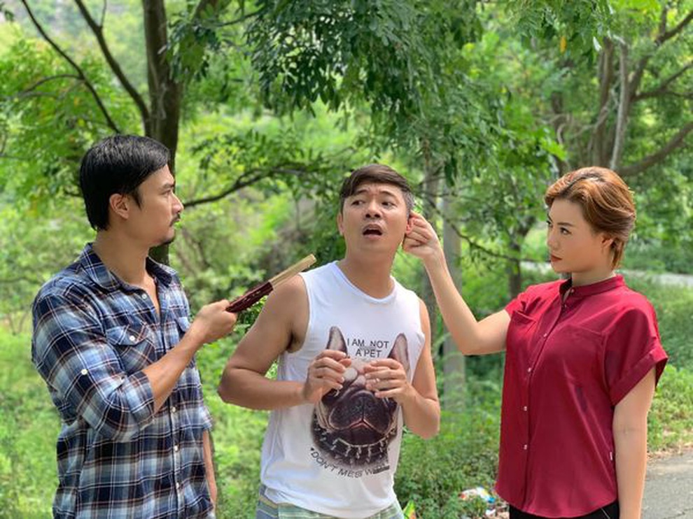Lệ Mùa hoa tìm lại hé lộ đời tư Đồng, Núi, Hoa, Hoàn: Kẻ ế, người đề huề - 10 Lệ Mùa hoa tìm lại hé lộ đời tư Đồng, Núi, Hoa, Hoàn: Kẻ ế, người đề huề - 10