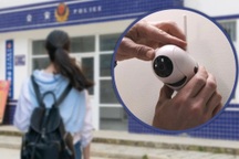 Con gái báo cảnh sát vì bị cha mẹ lắp camera trong phòng ngủ