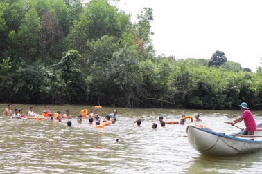 Quảng Ngãi: Tìm thấy thi thể 3 học sinh bị lũ cuốn