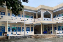 Quảng Nam: Cách ly 51 người tiếp xúc thầy giáo nghi mắc Covid-19 đi coi thi